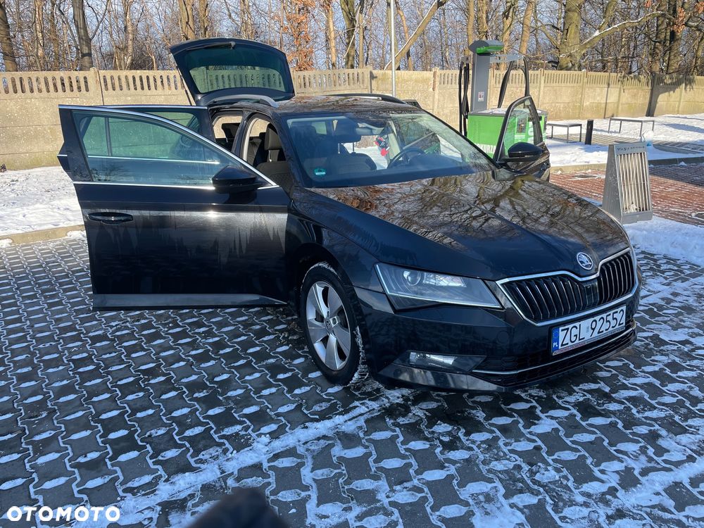 Skoda Superb ver-2-0-tdi-style-dsg - 6