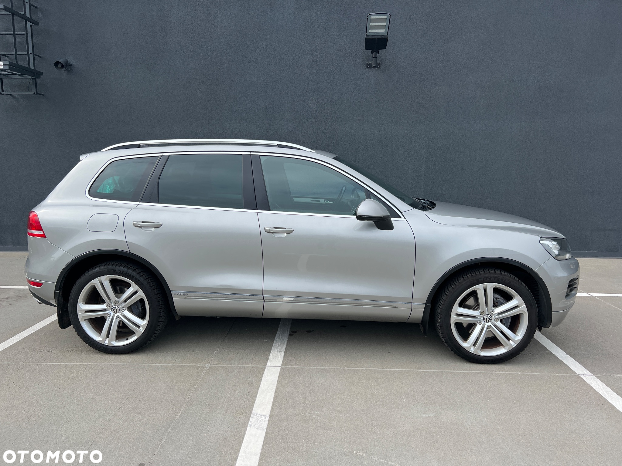 Volkswagen Touareg 3.0 Hybrid 4Motion Automatik - 2