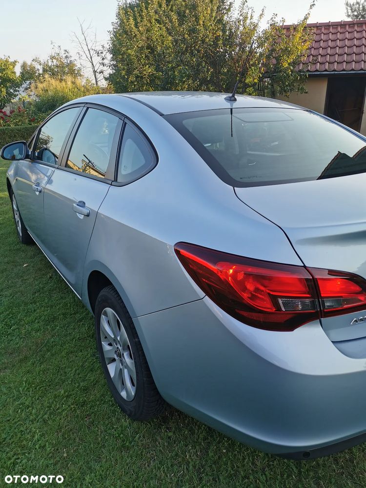 Opel Astra 1.6 Active EU6 - 15
