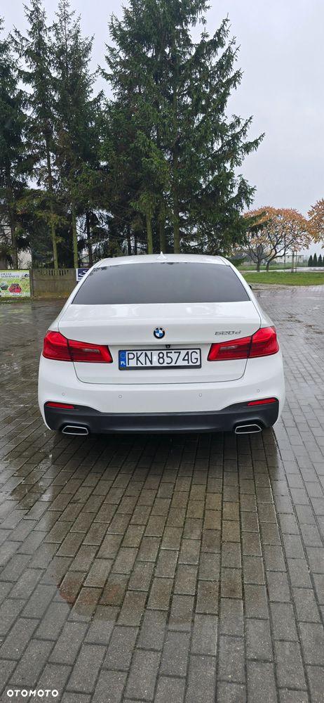 BMW Seria 5 520d M Sport - 5