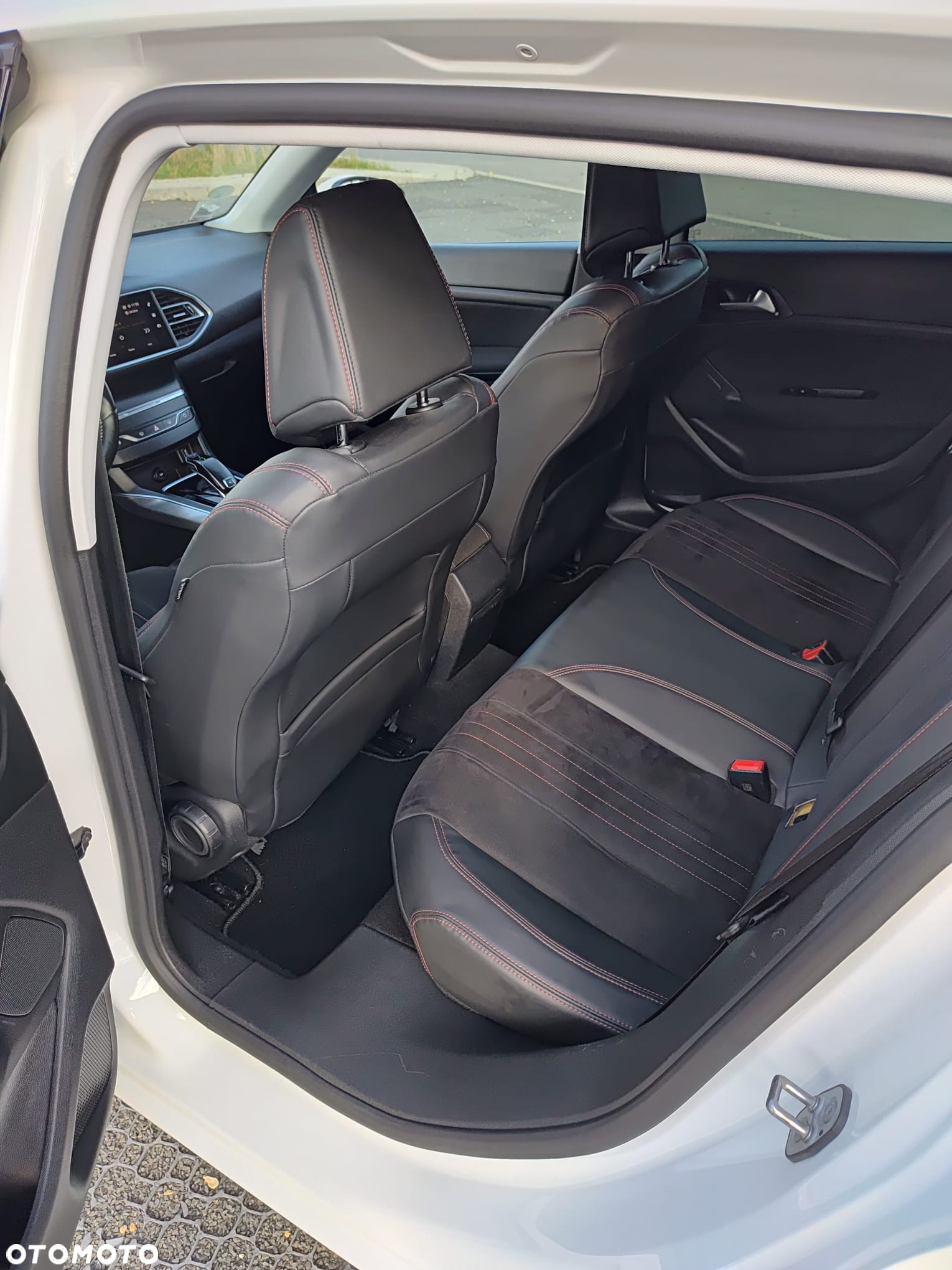 Peugeot 308 1.5 BlueHDi Active S&S EAT8 - 22