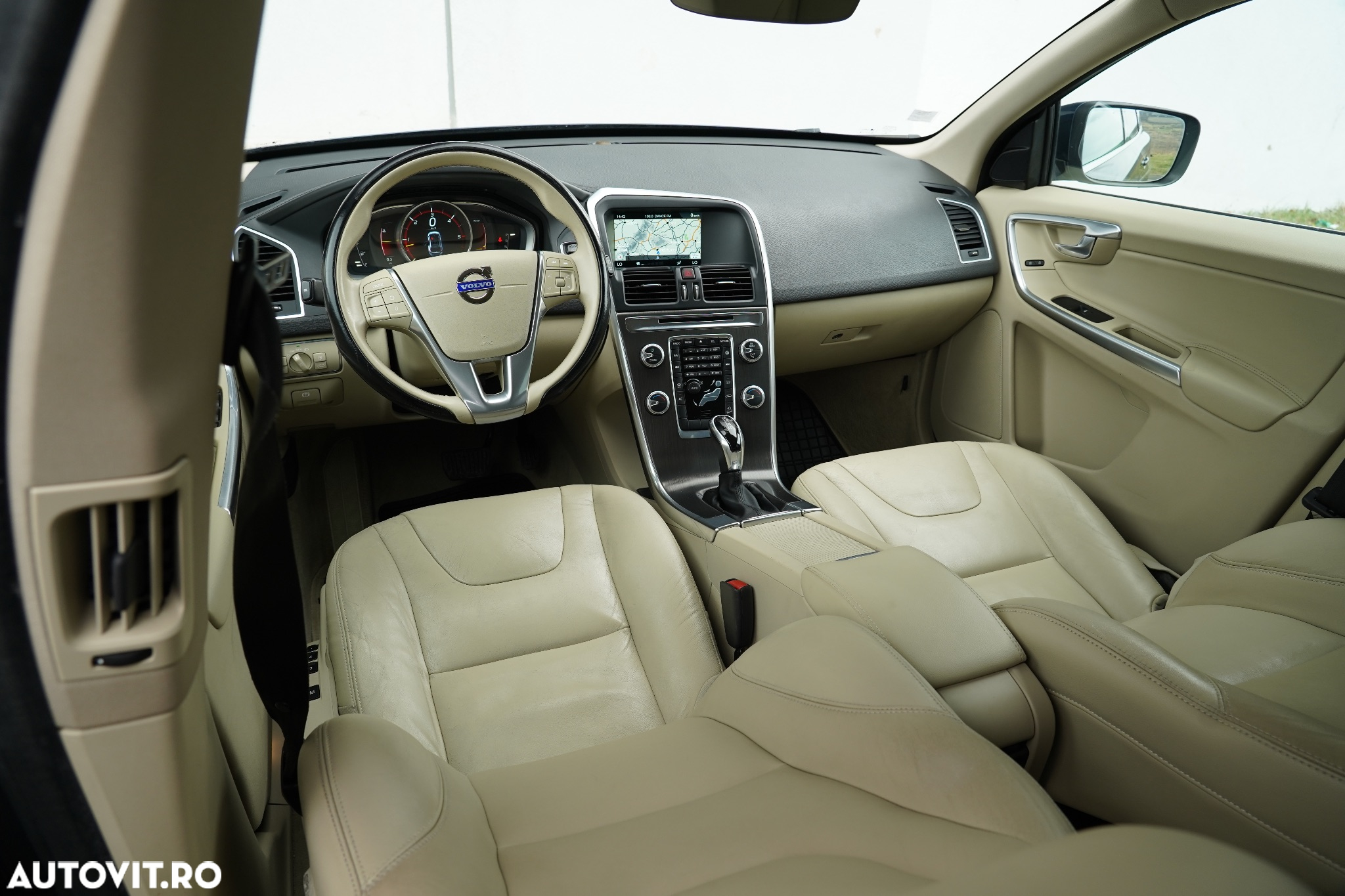 Volvo XC 60 D4 AWD Geartronic Summum - 9