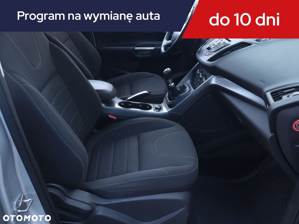 Ford Kuga - 11