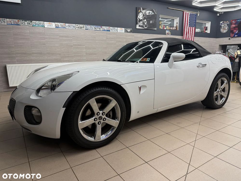 Pontiac Solstice - 16