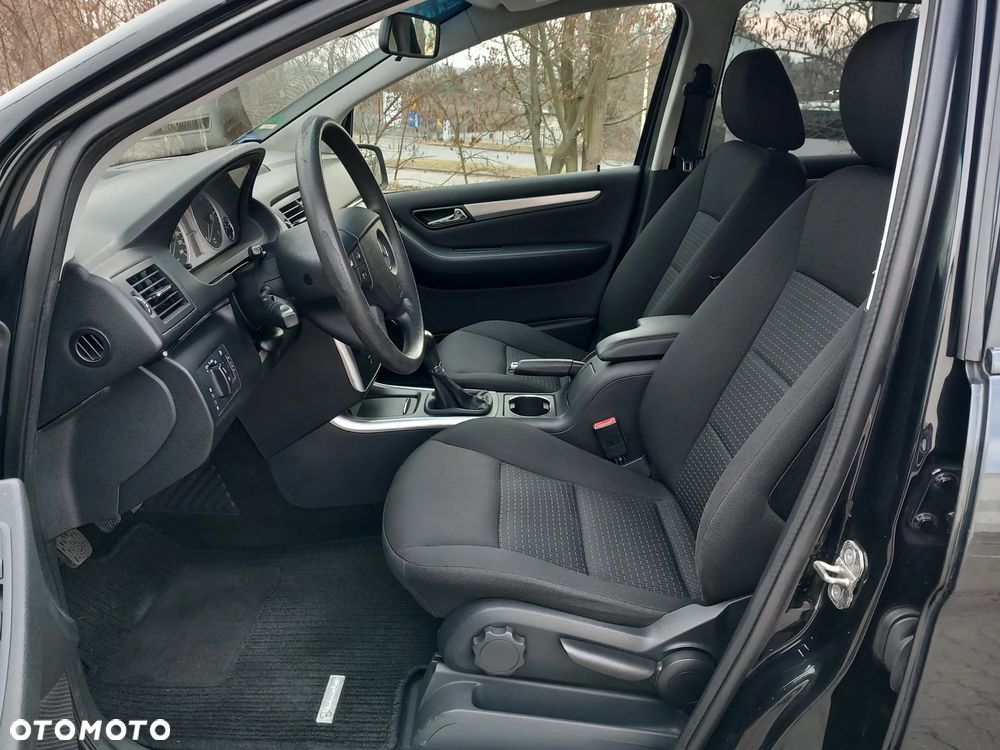 Mercedes-Benz Klasa B 180 CDI DPF Special Edition - 16