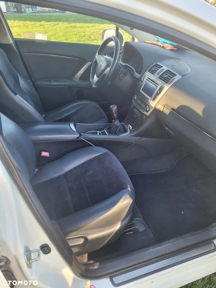 Toyota Avensis 2.0 D-4D Premium - 12