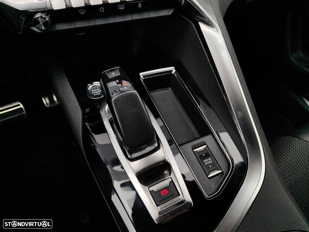 Peugeot 3008 1.6 Hybrid GT e-EAT8 - 37
