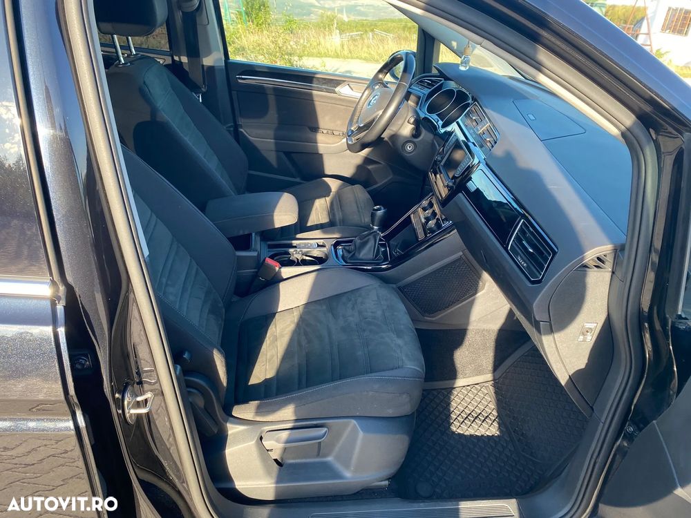 Volkswagen Touran 2.0 TDI SCR Highline - 24