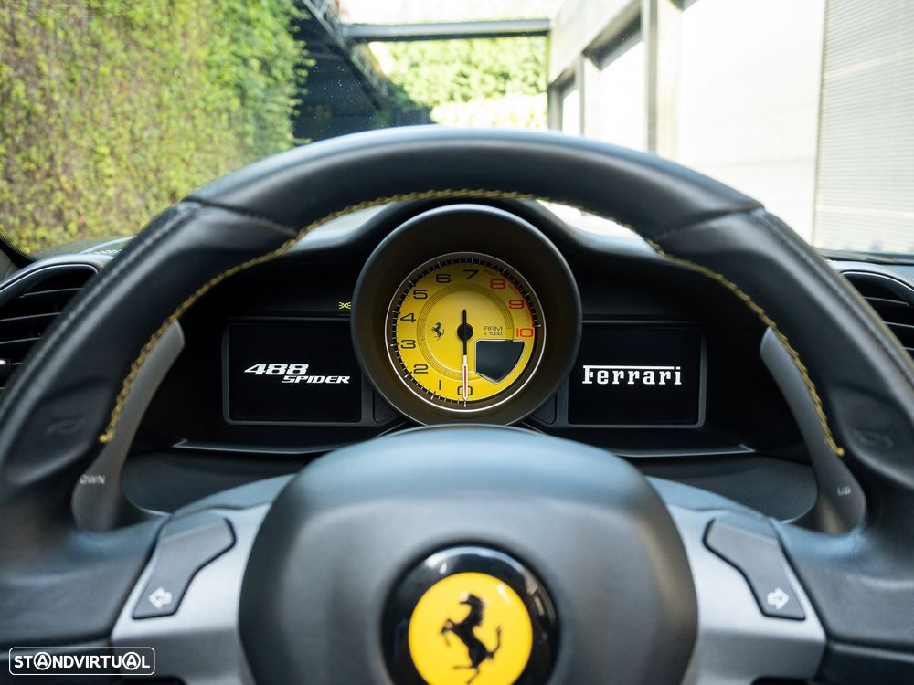 Ferrari 488 GTB Spider - 43