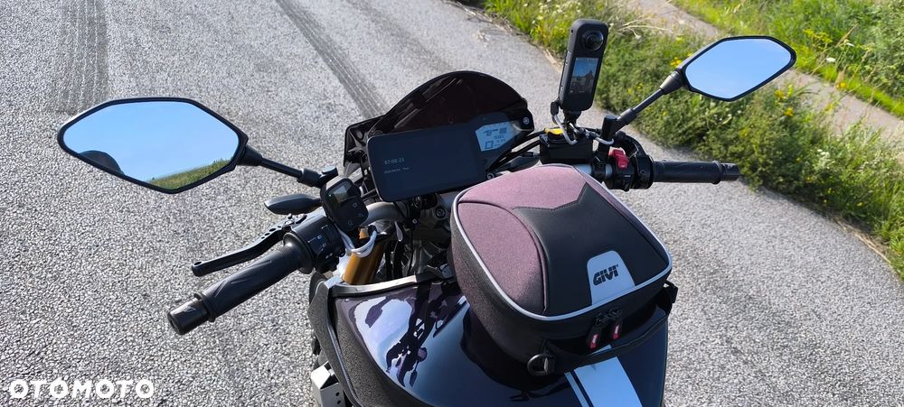 Yamaha MT - 9