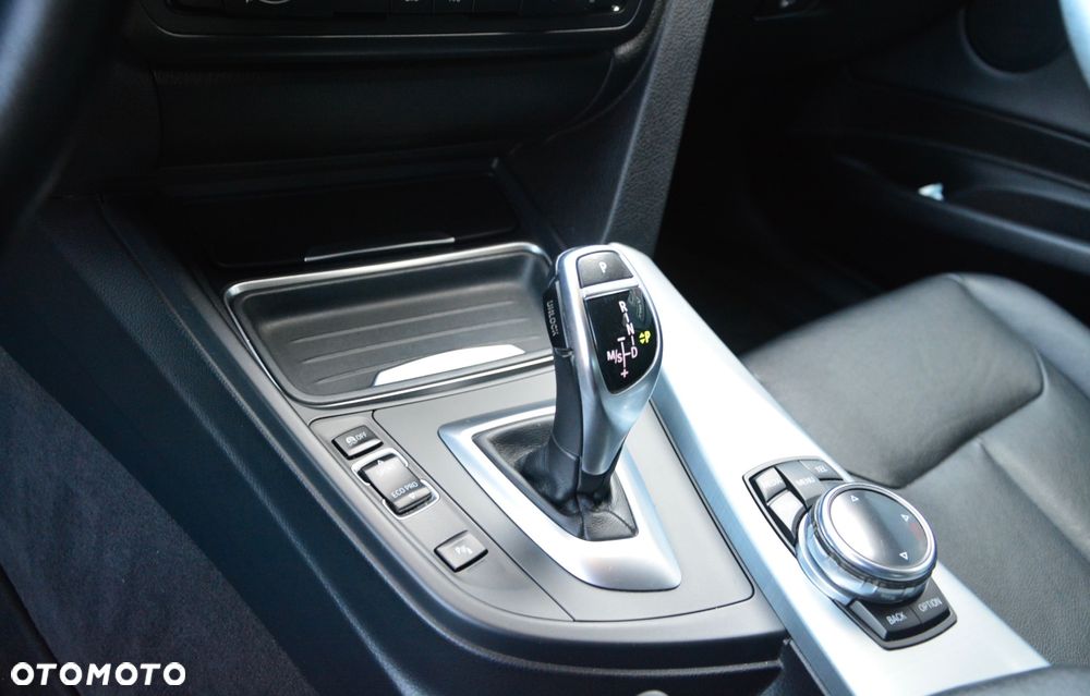 BMW 3GT 320d - 8