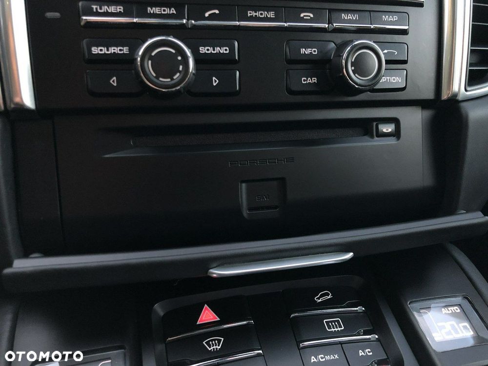 Porsche Macan - 26