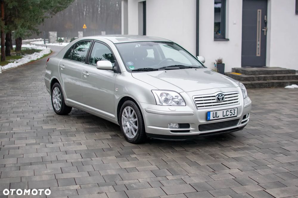 Toyota Avensis - 13