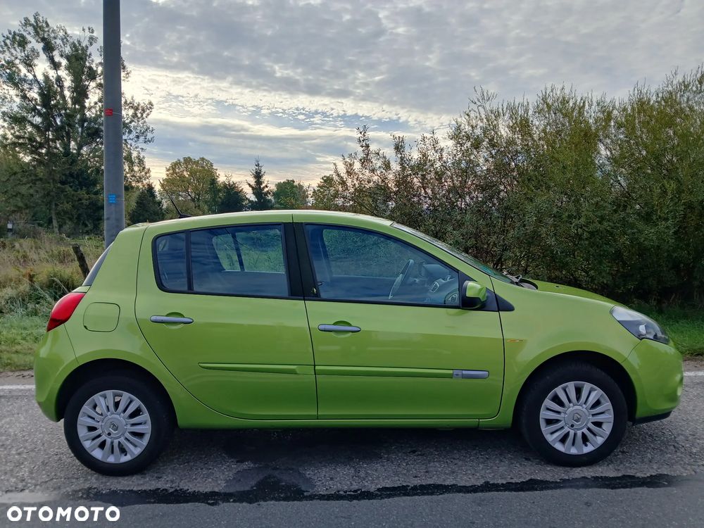 Renault Clio 1.2 16V 75 TomTom Edition - 4