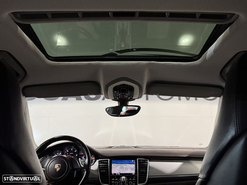 Porsche Panamera - 48