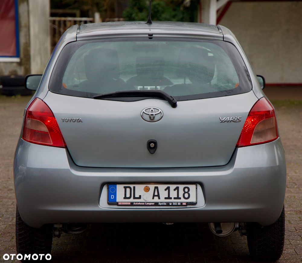 Toyota Yaris 1.0 VVT-i Cool - 11