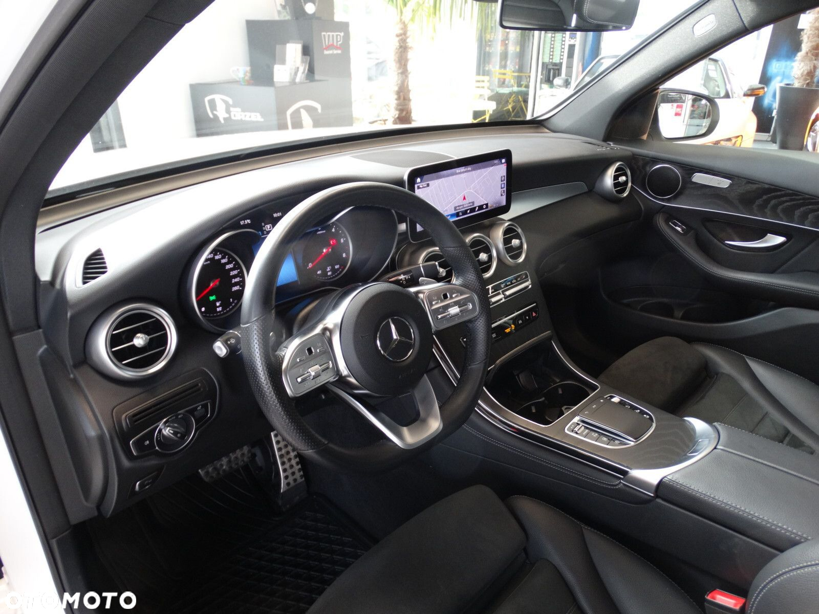 Mercedes-Benz GLC - 19