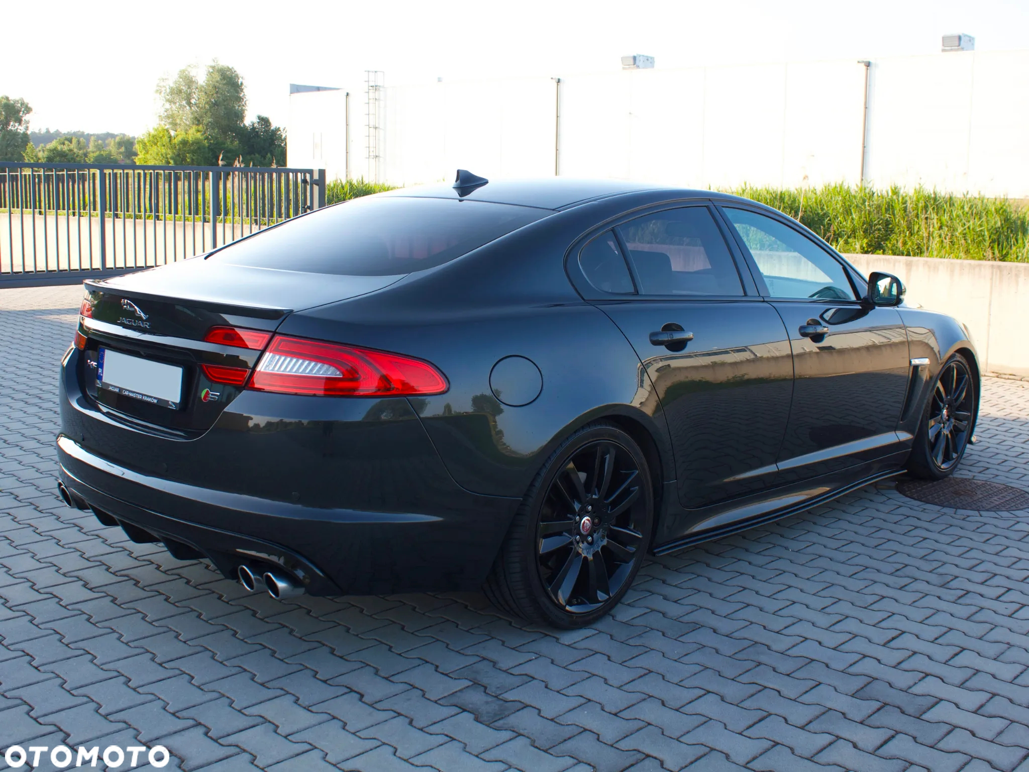 Jaguar XF 3.0 TDV6 R-Sport - 10