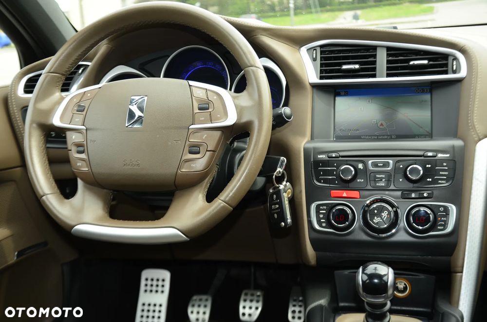 Citroën DS4 e-HDi 115 SoChic - 19