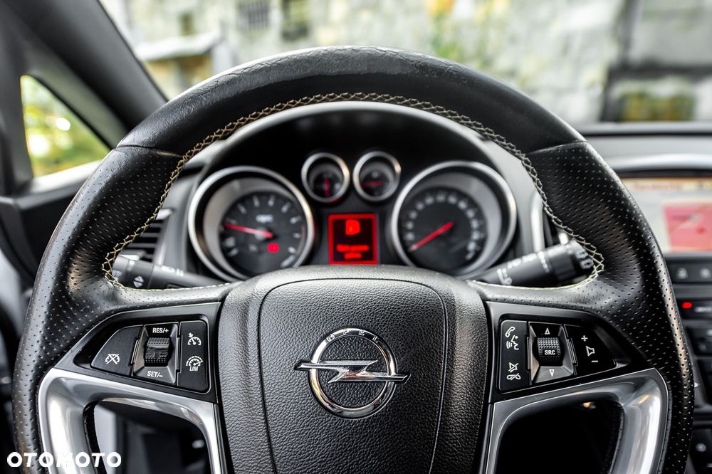 Opel Astra OPC Start/Stop - 16