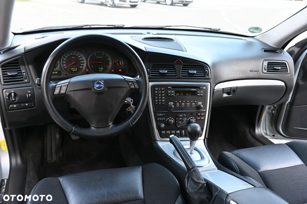 Volvo S60 2.4D5 Momentum - 34