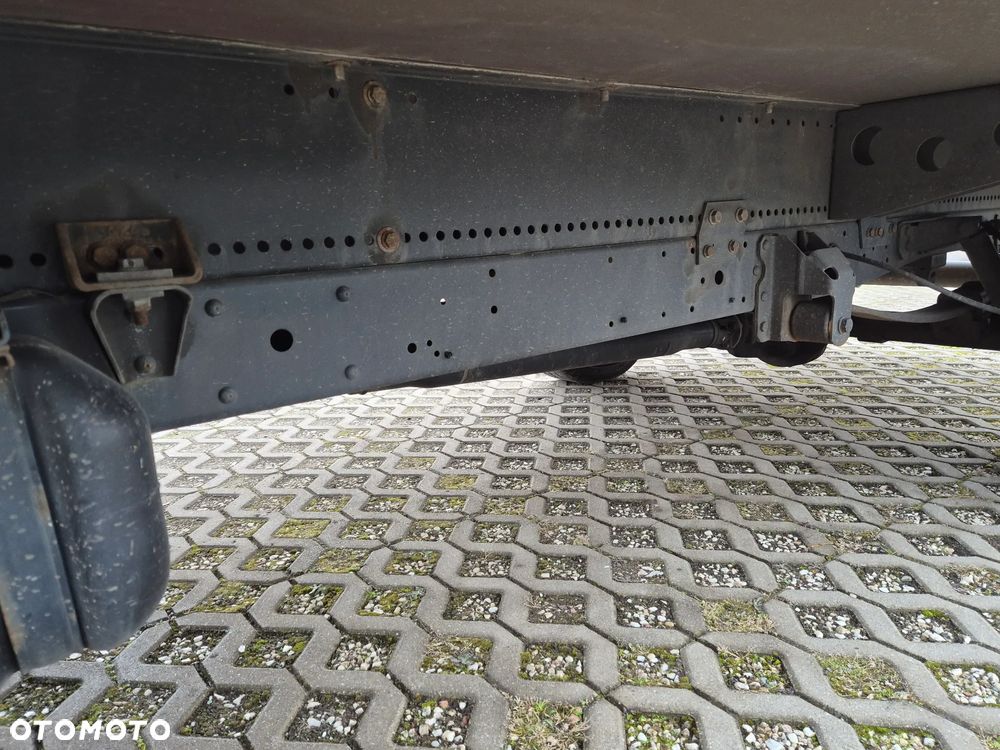 Iveco Daily 35S16 Hi-Matic, Kontener 8PAL, winda 750KG - 9