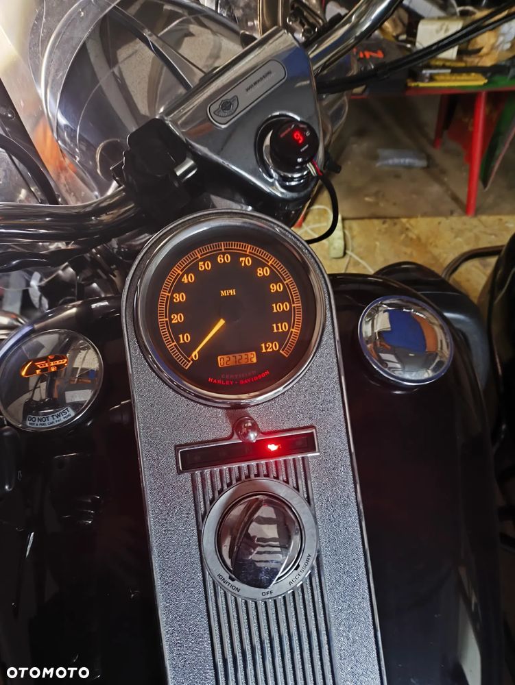 Harley-Davidson Touring Road King - 2
