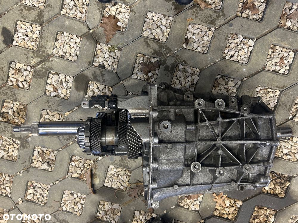 OBUDOWA CHOINKA SKRZYNI BIEGÓW TRYBY AUDI S-TRONIC 0B5301383L - 6