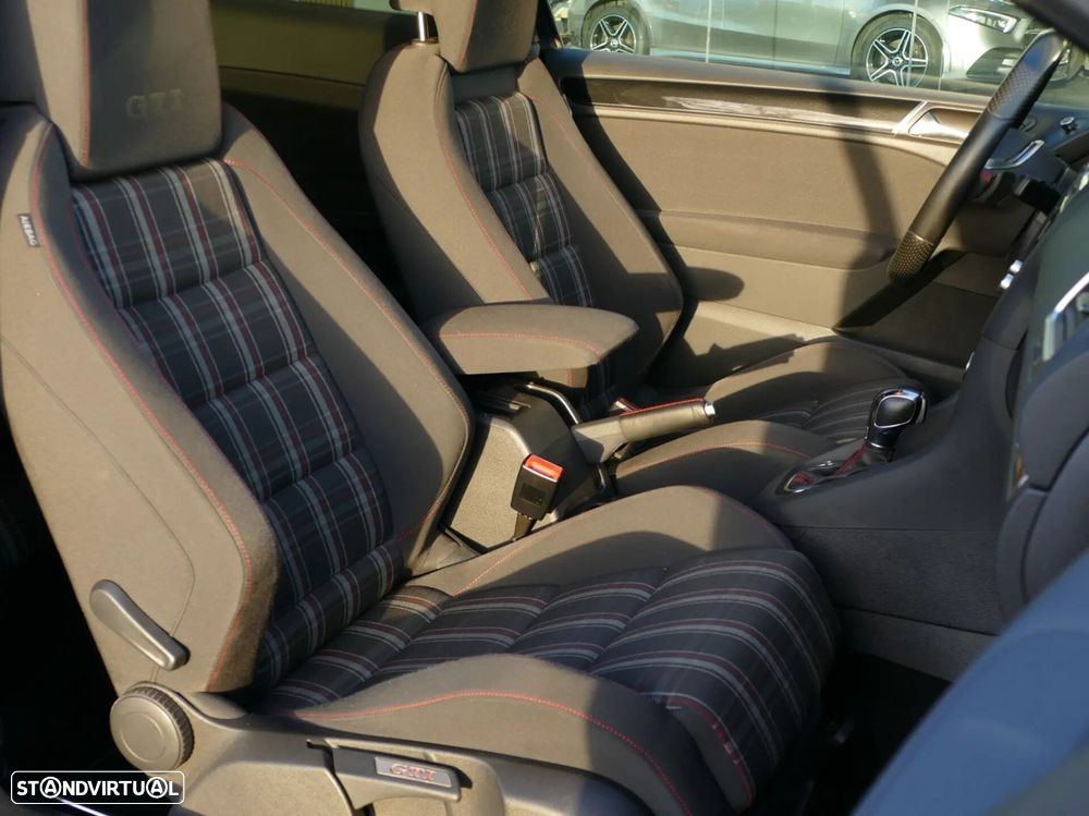 VW Golf 2.0 TSi GTI DSG - 27