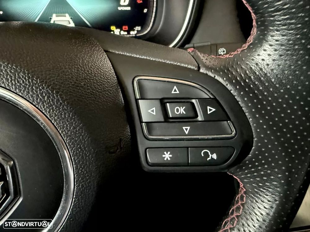 MG EHS 1.5 T-GDI Plug-in Hybrid Luxury - 39