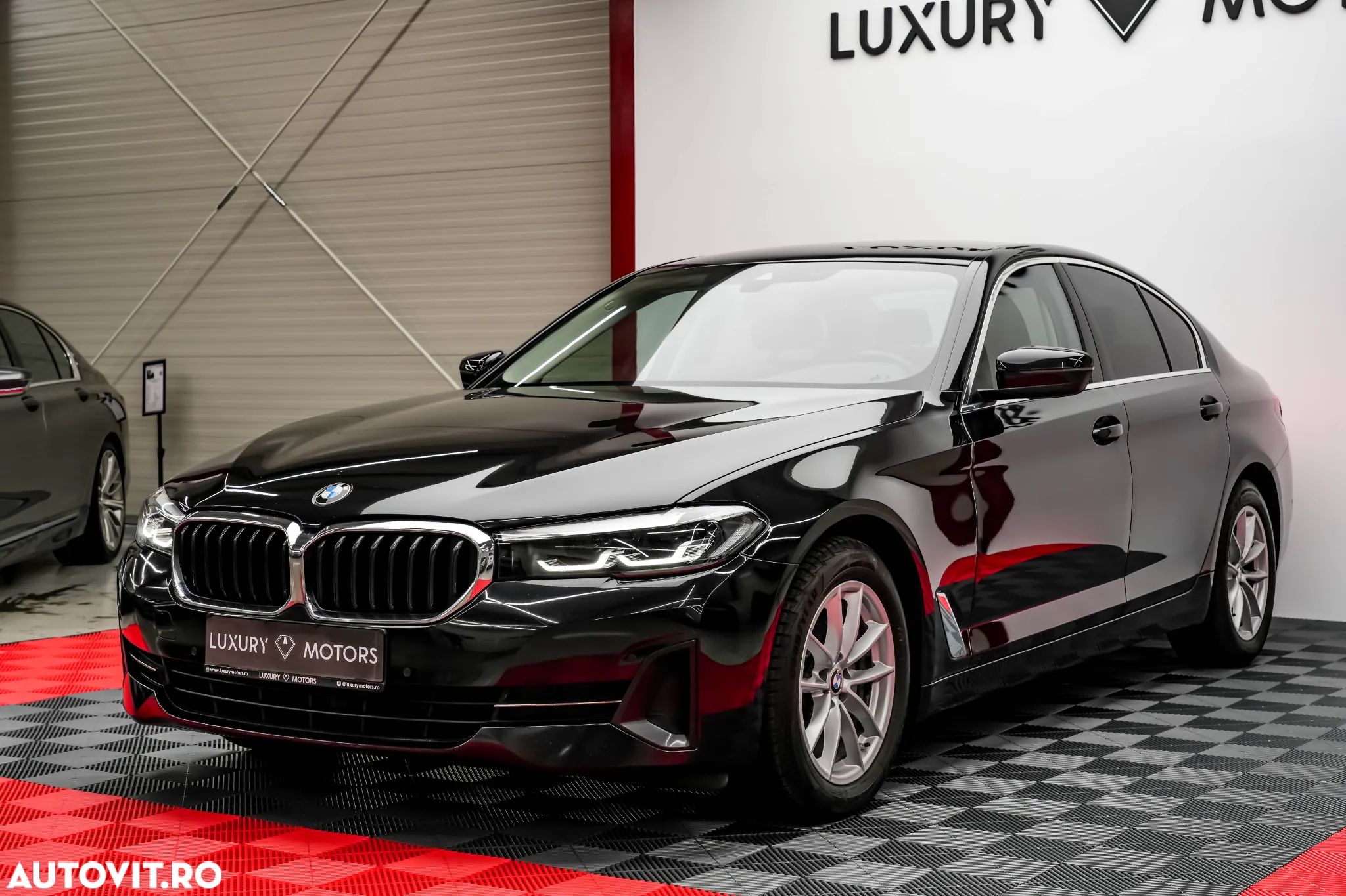 BMW Seria 5 518d AT - 1