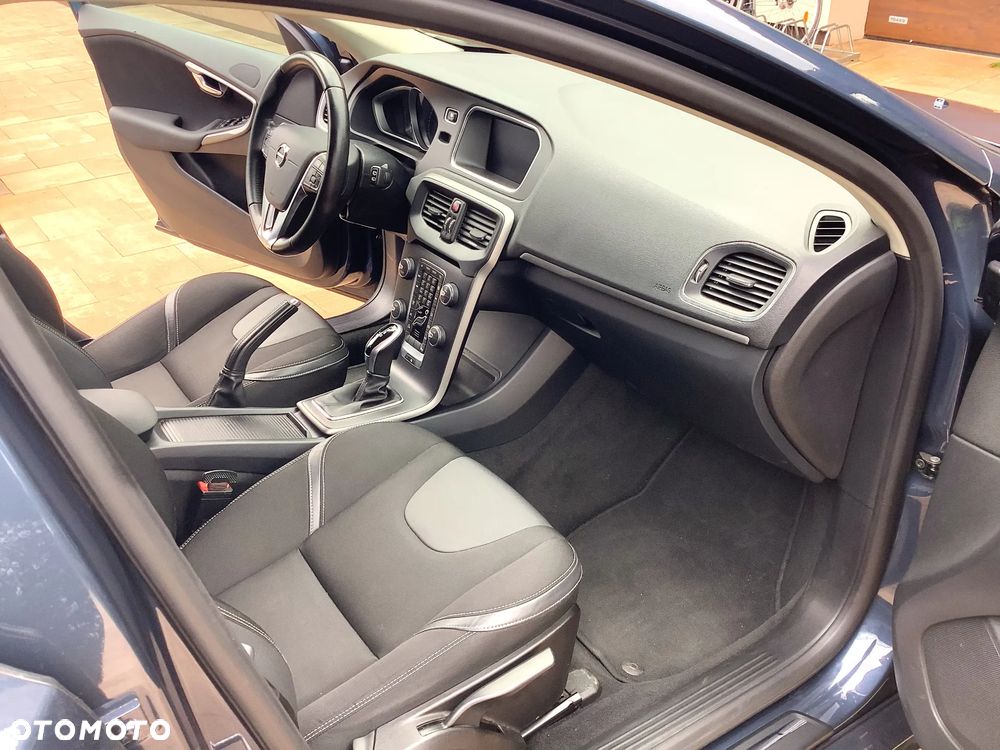 Volvo V40 D2 Drive-E SCR R-Design Momentum - 8