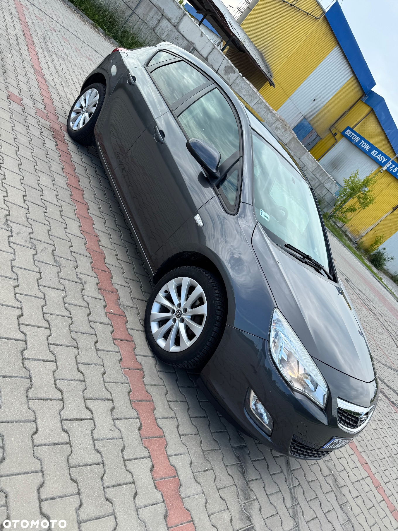 Opel Astra IV 1.4 T Cosmo - 2