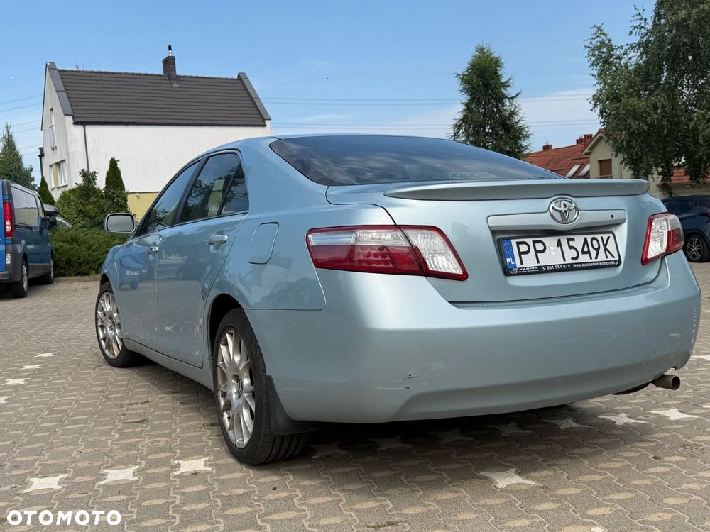 Toyota Camry - 8