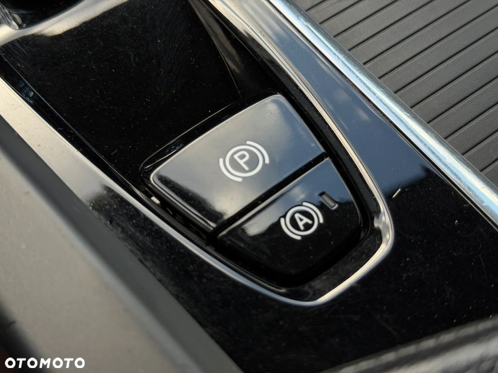 Volvo XC 60 B4 B Momentum - 21