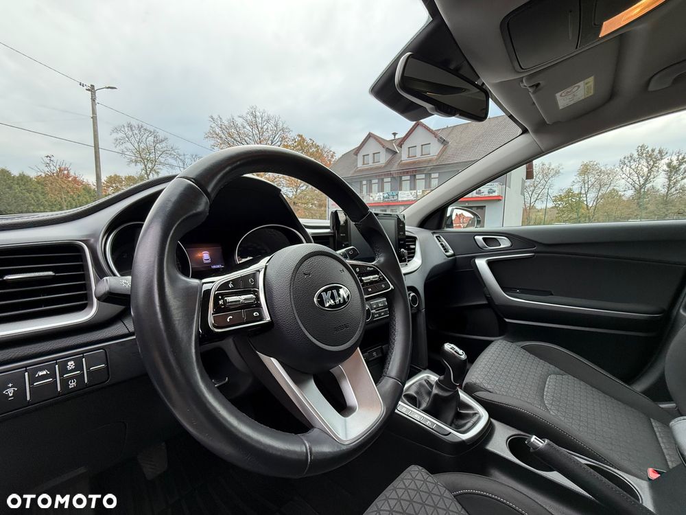 Kia Ceed 1.6 CRDi SCR L Business Line Plus - 18