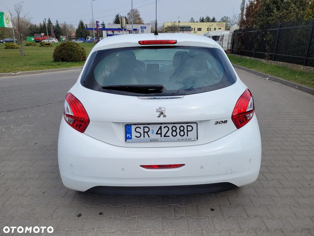 Peugeot 208 - 6
