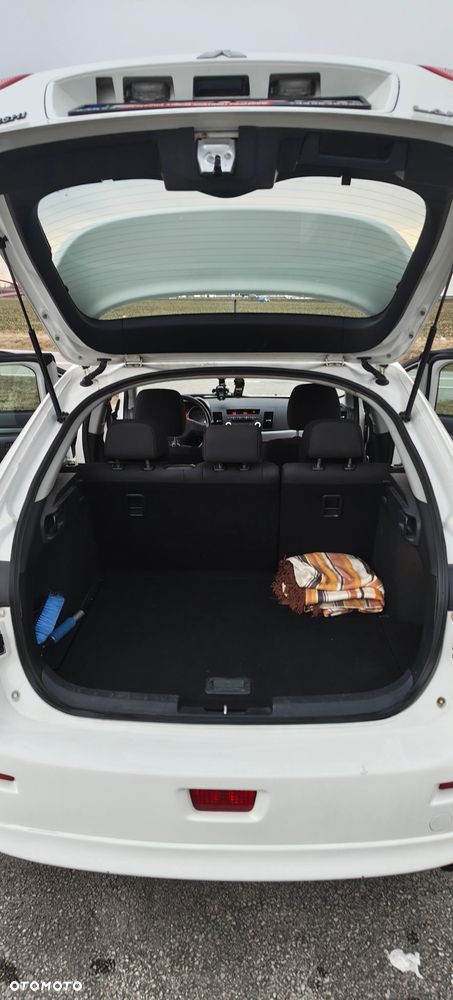 Mitsubishi Lancer 1.5 - 12