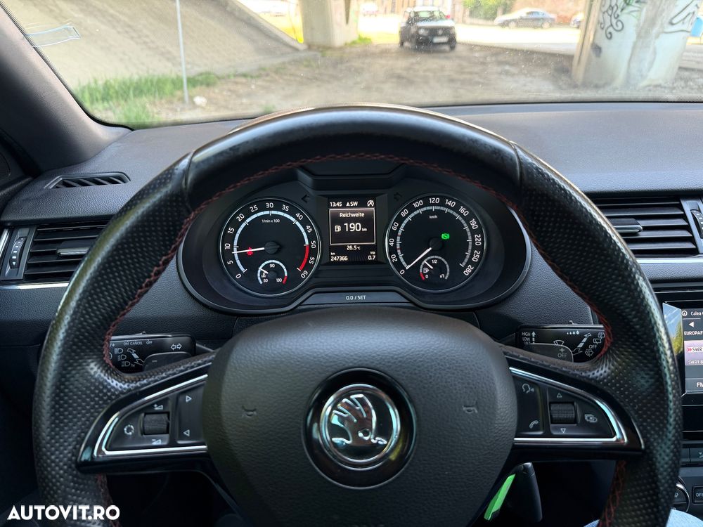 Skoda Octavia 2.0 TDI DSG RS - 13
