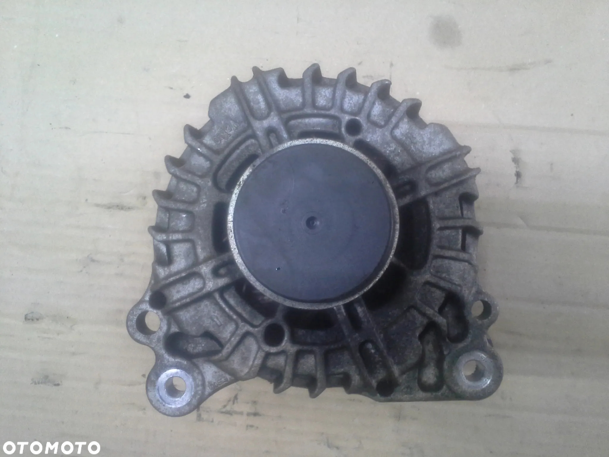 Volkswagen Sirocco 2.0 TDi alternator Valeo 03L903023F  TG14C026  2607703A - 8