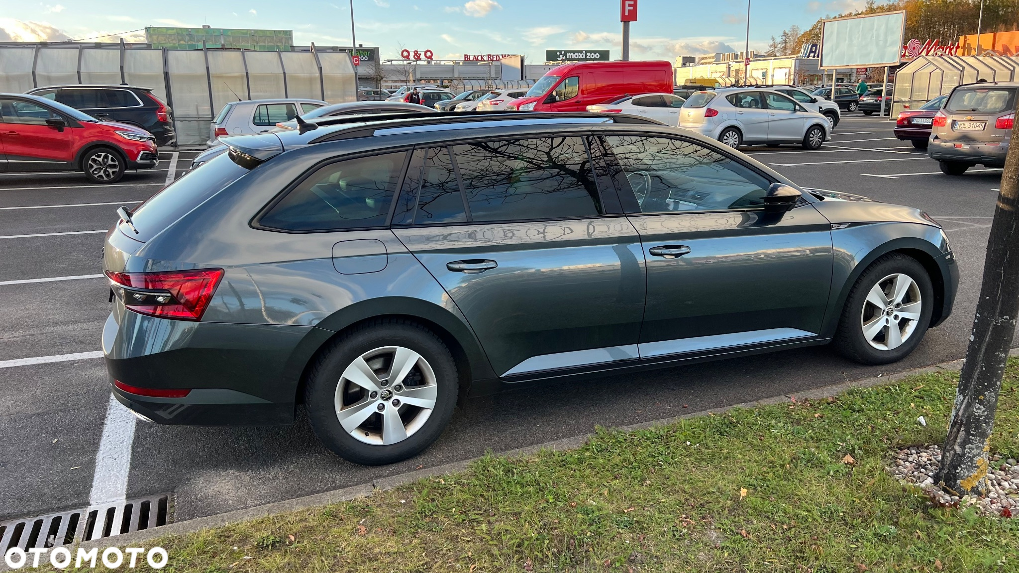 Skoda Superb Combi 2.0 TDI DSG SportLine - 24