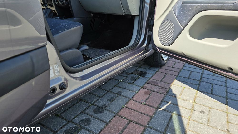 Renault Clio 1.5 dCi Confort Authentique - 10