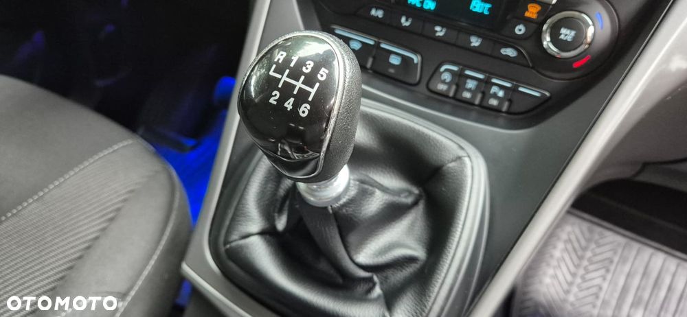 Ford Kuga 1.5 EcoBoost 2x4 Trend - 20