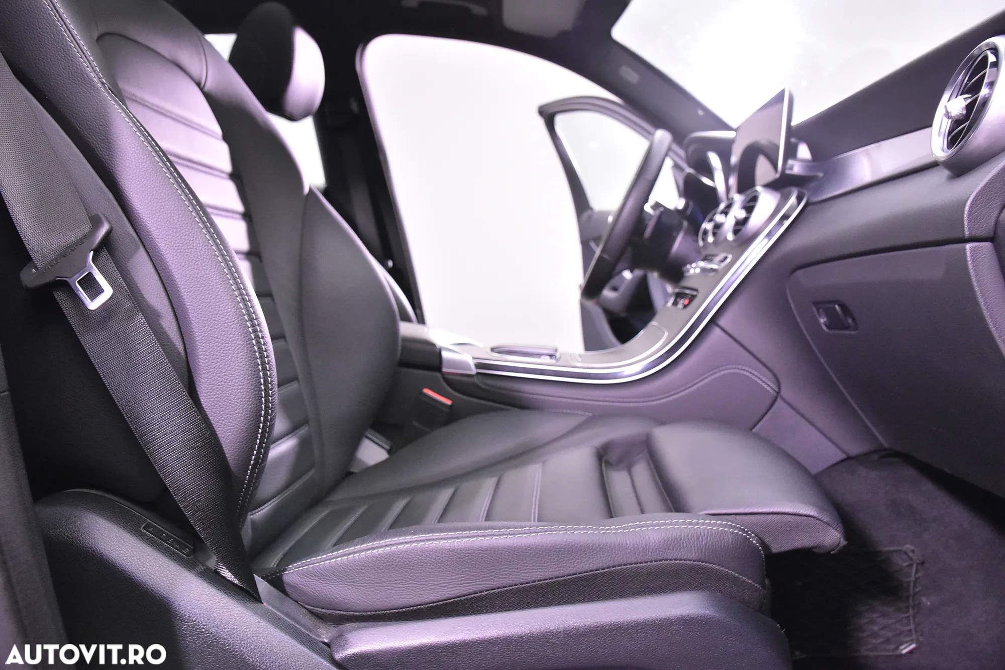 Mercedes-Benz GLC 300 e 4MATIC - 11