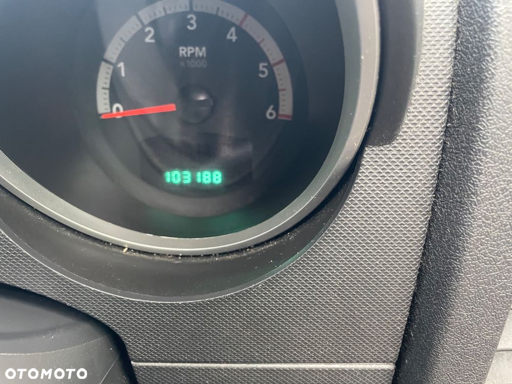 Dodge Nitro 2.8 CRD DPF SE - 6