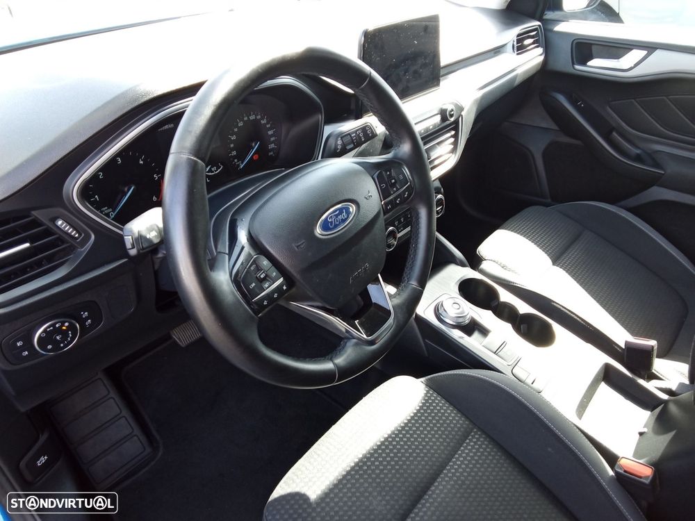 Ford Focus 1.5 TDCi ECOBlue Connected Aut. — fotografia 12
