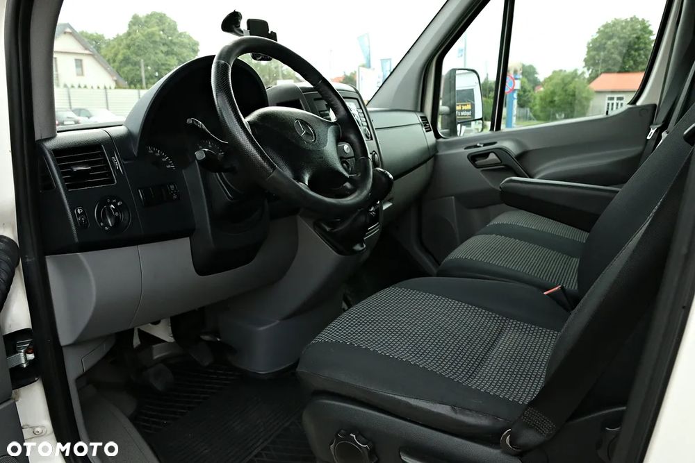 Mercedes-Benz Sprinter - 25