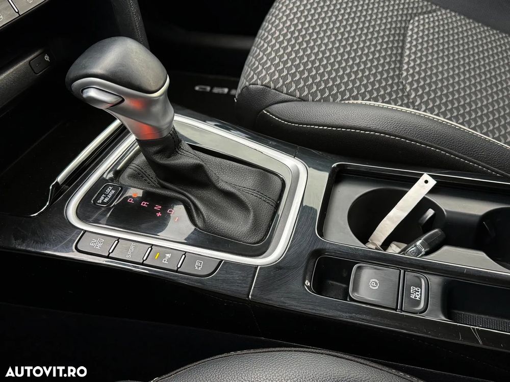 Kia Ceed 1.6 GDI DCT OPF Spirit - 33