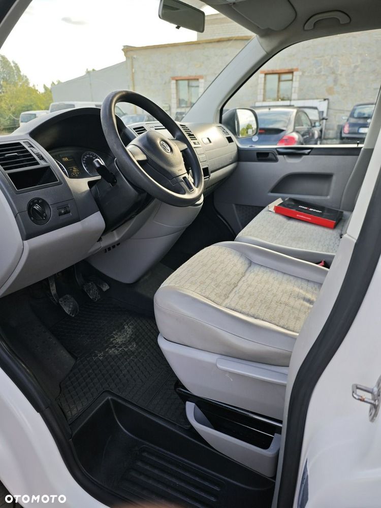 Volkswagen Transporter - 9