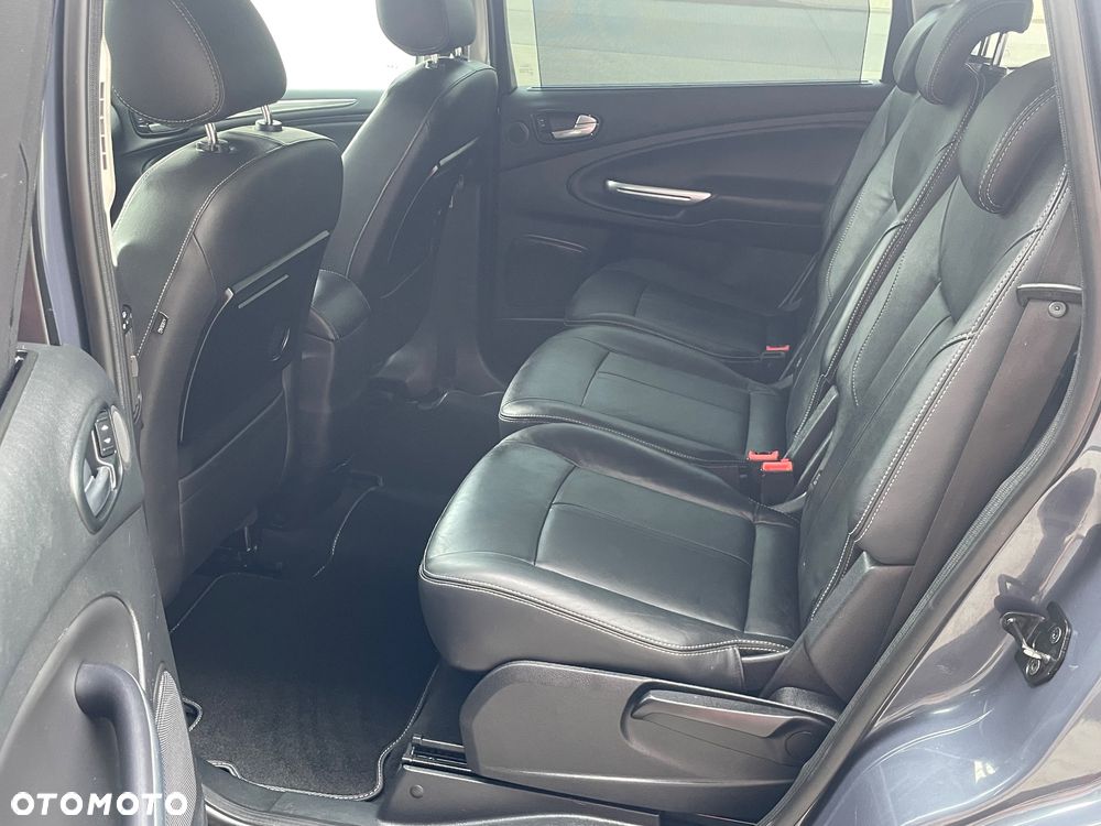 Ford S-Max - 22